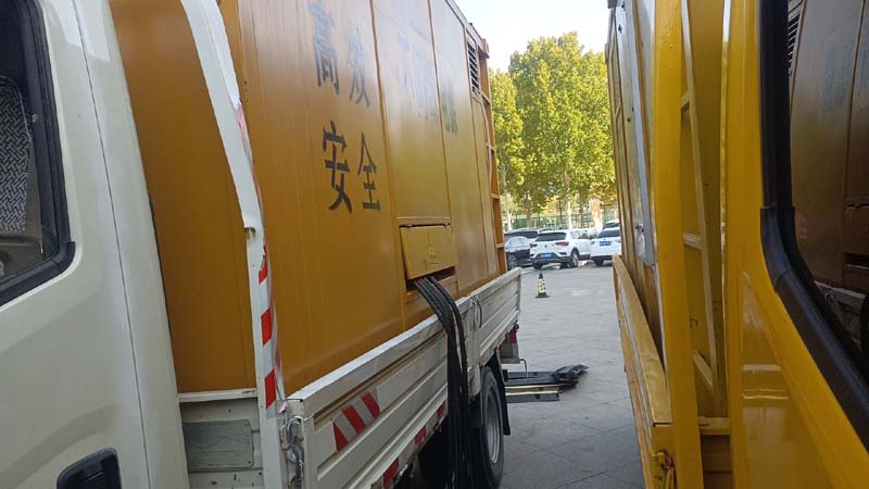 克孜勒苏柯尔克孜如何判断柴油发电机组和UPS电源的切换时间是否符合要求？